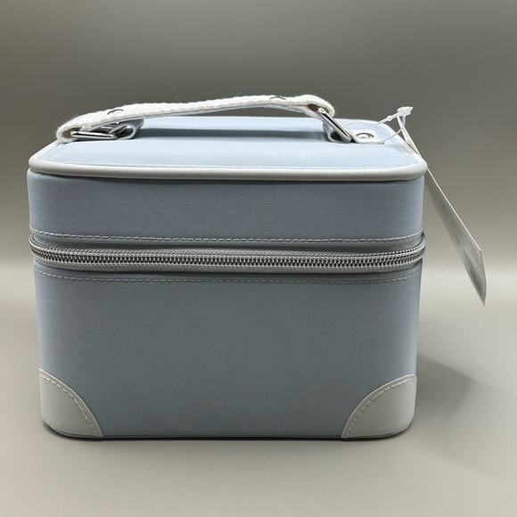 Lacoste Cosmetic Traincase - Picture 3 of 4